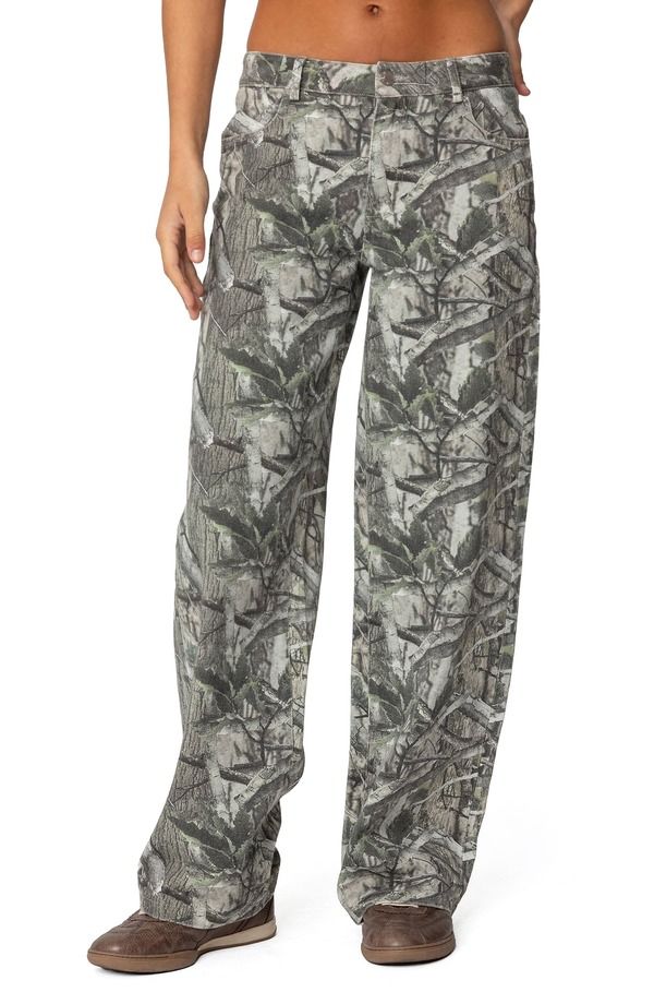 アディクテッド レディース ボトムス デニムパンツ ワイドレッグ ローライズ プリント ジーンズ EDIKTED Camo Print Bow Pocket Low Rise Wide Leg Jeans Olive オリーブ