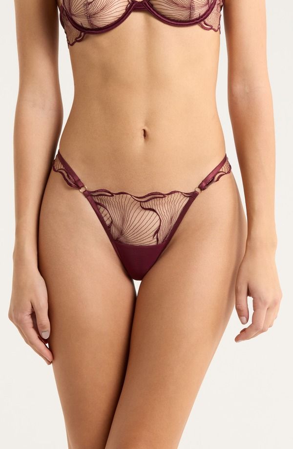 ブルーベラ レディース アンダーウェア パンツ メッシュ 刺繍 Bluebella Marabel Embroidered Stretch Mesh Thong Cherry Lacquer Sheer