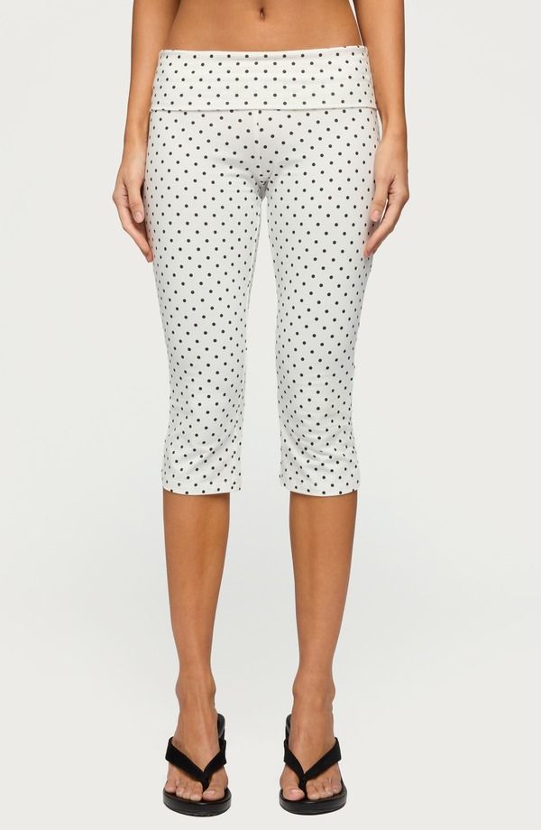 アディクテッド レディース ボトムス レギンス ドット柄 ドット パンツ キャップ EDIKTED Eloisa Polka Dot Foldover Capri Pants WhiteAndBlack ホワイト