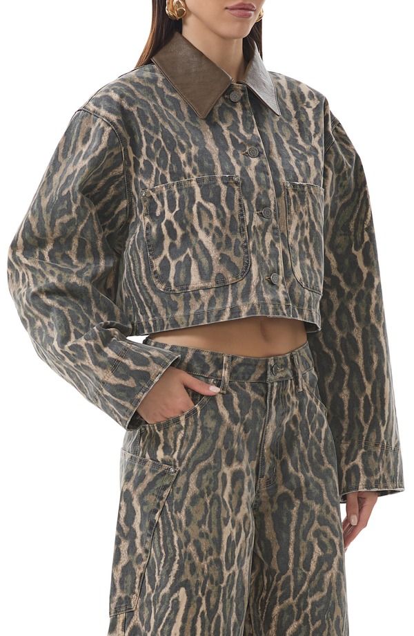 エーエフアールエム レディース ボトムス デニムパンツ ジャケット AFRM Wrenley Leopard Crop Denim Jacket Camo Leopard アニマル