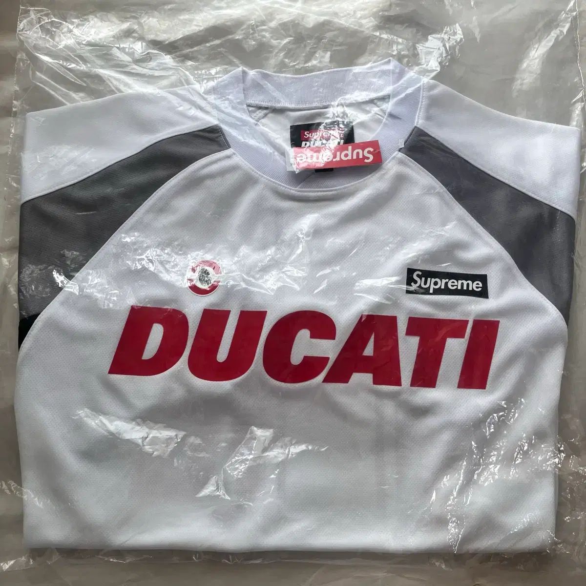 Supreme x Ducati サッカー ジャージ 白 - 24SS