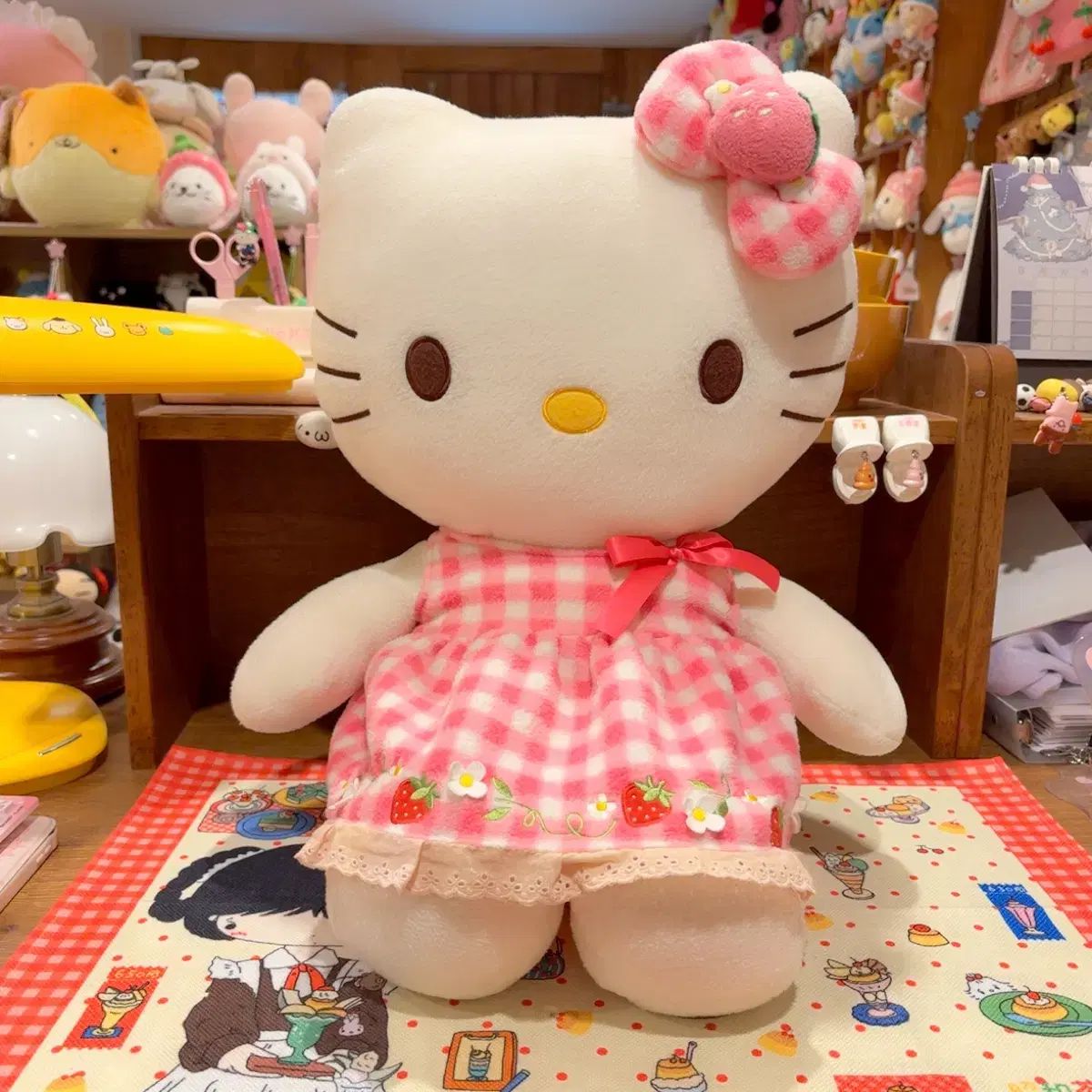 クラシック Sanrio HELLO KITTY いちご ピンク CHECK レイ 초대형 ぬいぐるみ