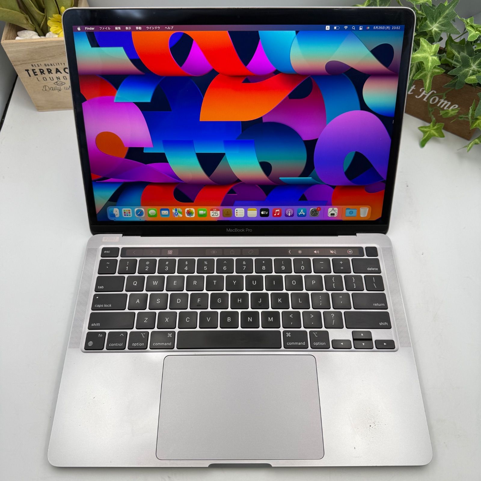 MacBook M1 16GB / 512GB 画面割れあり バッテリー100% MacBook M1 16GB/512GB 100%バッテリー JIS - メルカリ