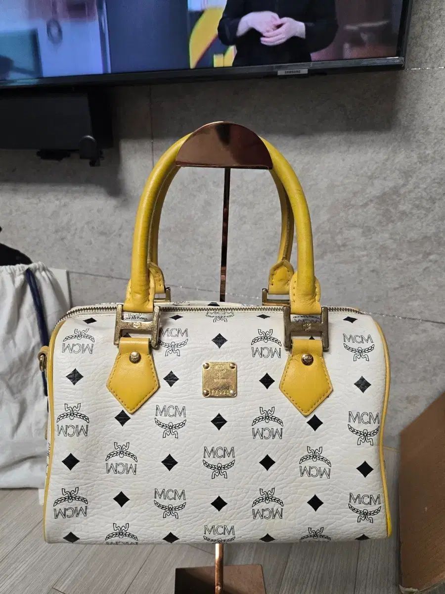 MCM 白 イェロー ボストンバッグ