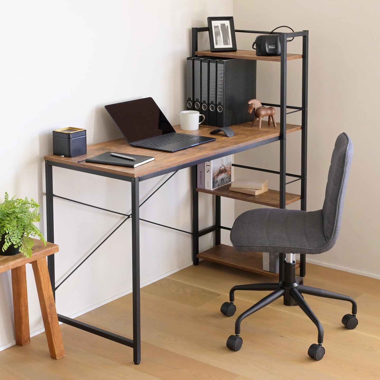 ☆新品☆山善(YAMAZEN) ラック付きデスク (棚は左右付け替え可) 机 棚付き パソコンデスク PC 勉強机 A4対応 傷汚れに強い天板 幅114×奥行52.5×高さ120cm ワークデスク 省スペース 収納 アンティークブラウン/サン ef6b6685