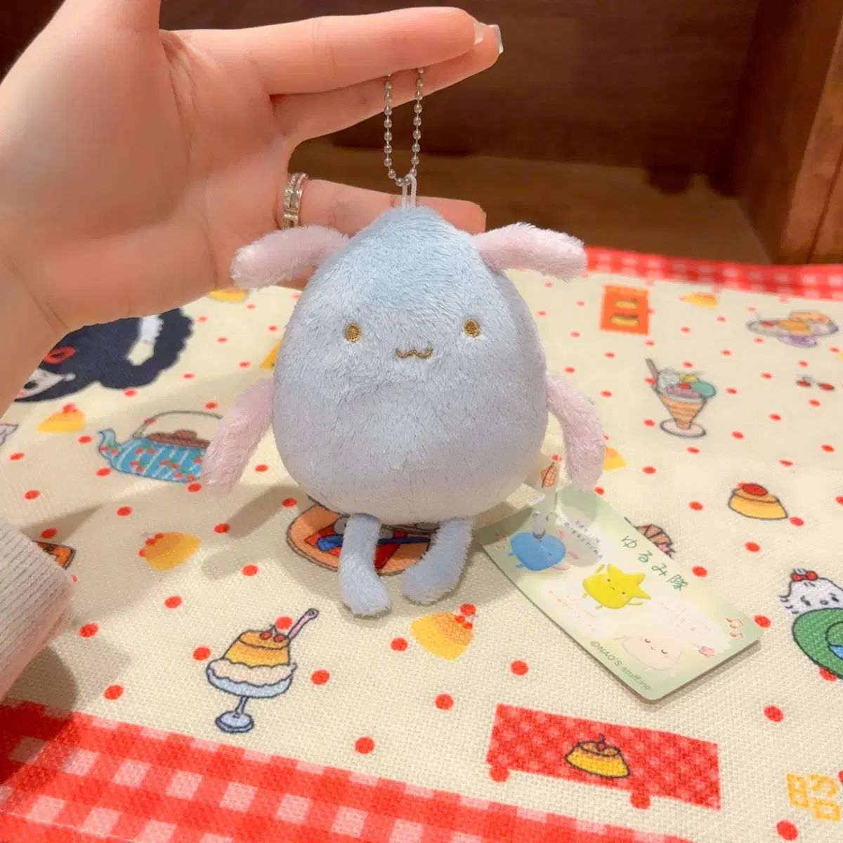 古典的なシノワズリーのしずく型ぬいぐるみ