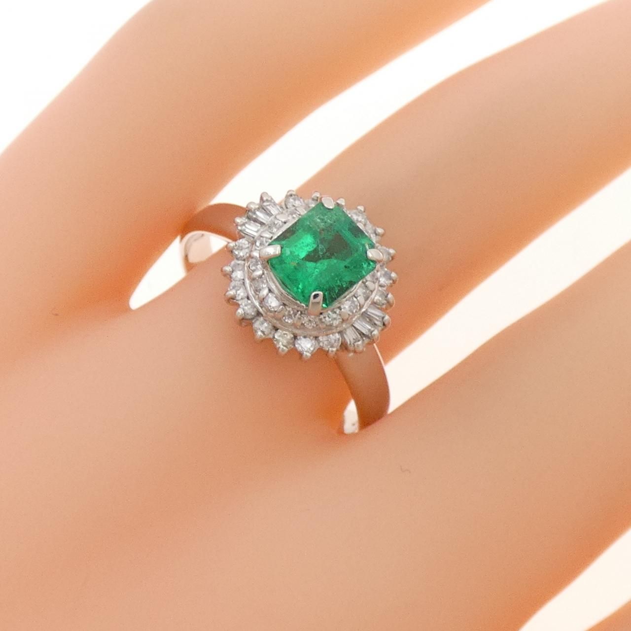 PM900 エメラルド リング 0.85CT : massivelyop.com