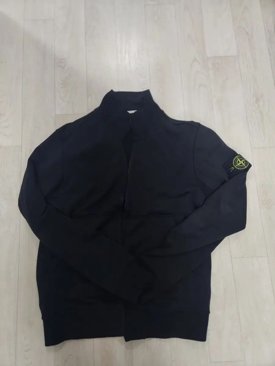 STONE ISLAND ストーンアイランド ジップアップ