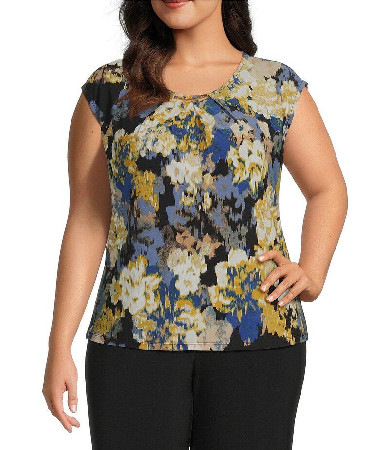 カスパール レディース トップス シャツ フラワー柄 プラスサイズ プリーツ プリント ブラウス ニット ジャージー フラワー Kasper Plus Size Scoop Pleated Neck Hardware Detail Abstract Flora