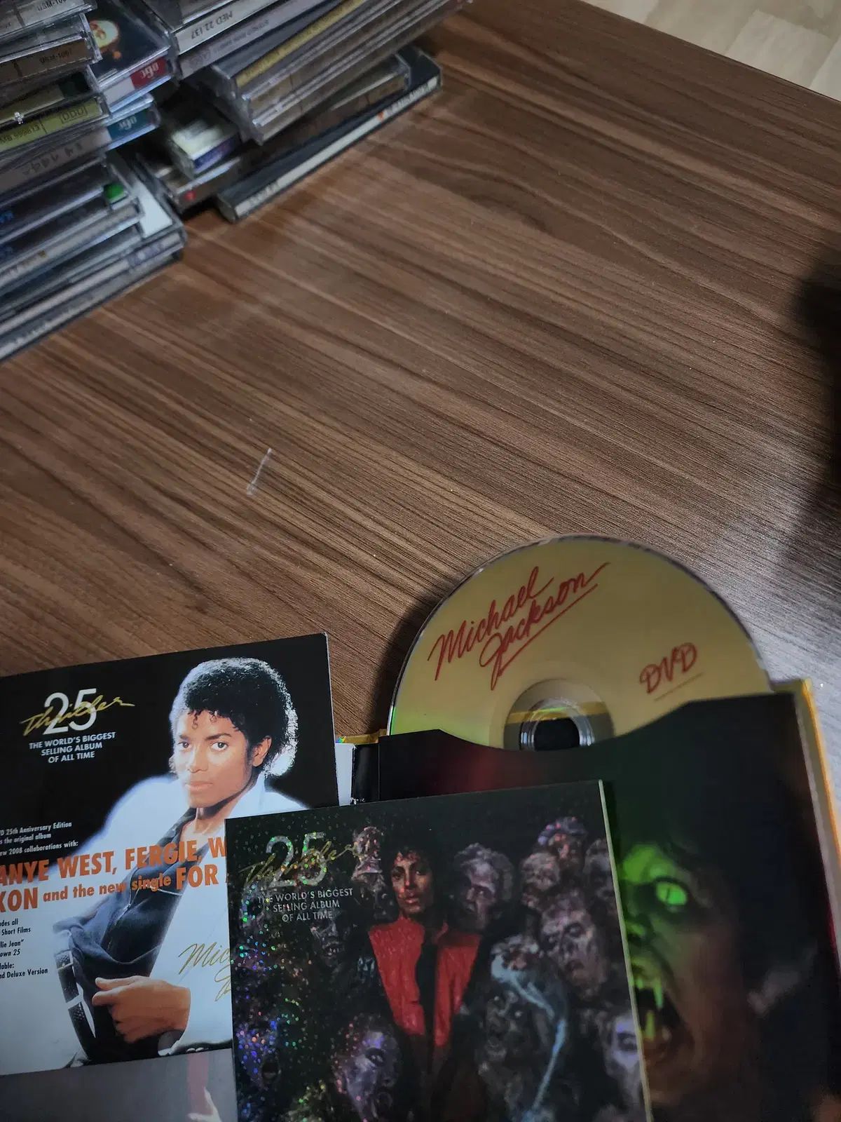 CD/DVD マイケル・ジャクソン Thriller 25周年記念盤 限定アルバム CD/DVD マイケル・ジャクソン Thriller 25周年記念盤 限定アルバム