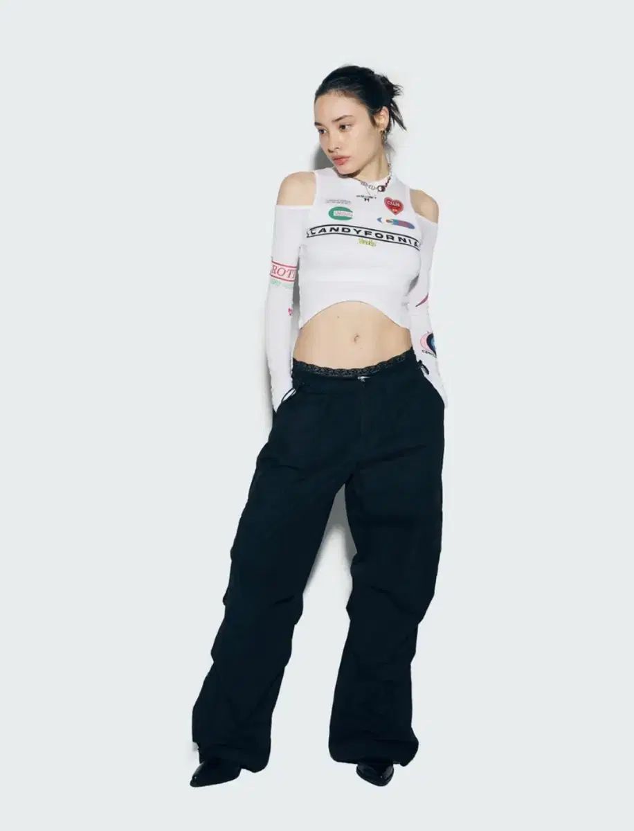 (新品) エズイフカルバン・クライン PARACHUTE CARGO PANTS BLACK