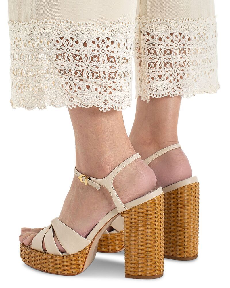 リヴァプール ロサンゼルス レディース ボトムス デニムパンツ ワイドレッグ レーストリム レース ジーンズ Liverpoolos Angelestride Mid Rise Wide Leg Jeans with Lace Trim in Ecru エクリ リヴァプール ロサンゼルス レディース ボトムス デニムパンツ ワイドレッグ レーストリム レース ジーンズ Liverpoolos Angelestride Mid Rise Wide Leg Jeans with Lace Trim in Ecru エクリ