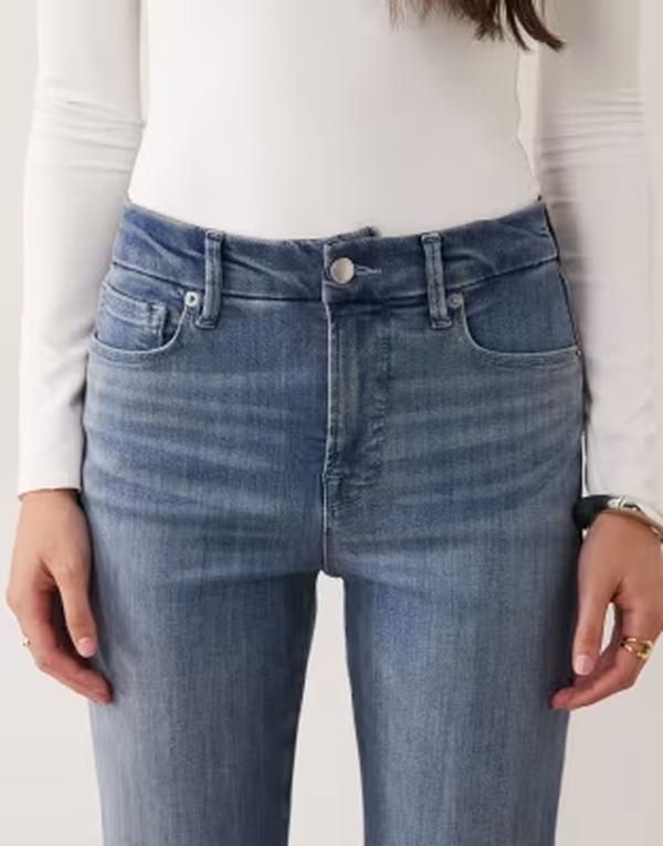 グッドアメリカン レディース ボトムス デニムパンツ ストレート ジーンズ Good American good legstraight leg jeans in light blue wash Indigo 1154 インディゴ