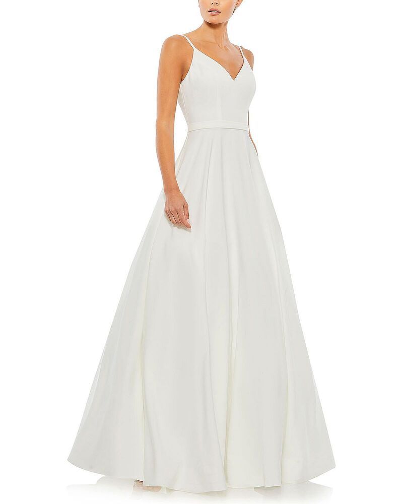 マックダガル レディース トップス ワンピース Vネック A ライン プチ スカート Mac Duggal Petite VNeck Ball Gown with Belted ALine Skirt White ホワイト