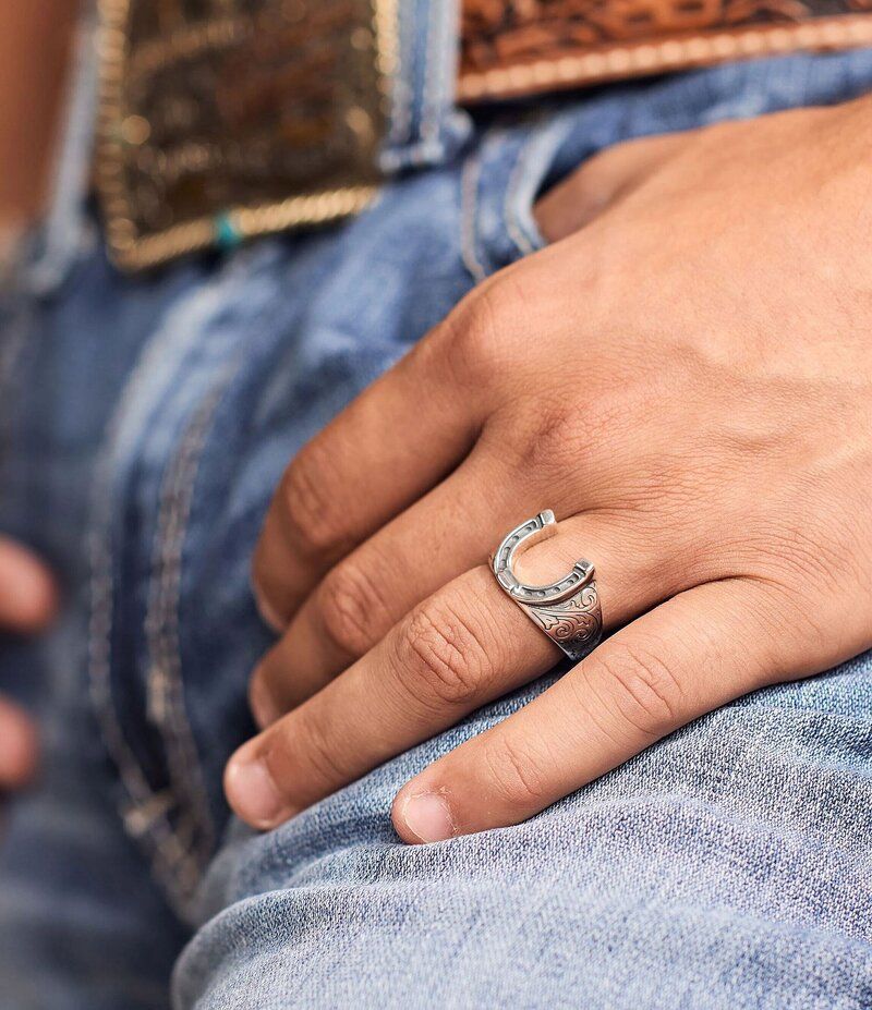 ジェームズ エイヴリー レディース アクセサリー 指輪 James Avery Western Horseshoe Ring Sterling Silver シルバー ジェームズ エイヴリー レディース アクセサリー 指輪 James Avery Western Horseshoe Ring Sterling Silver シルバー