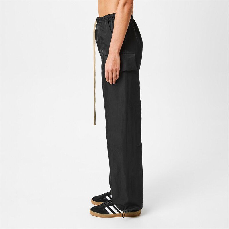 フィアオブゴッド レディース ボトムス カジュアルパンツ ナイロン パンツ FEAR OF GOD ESSENTIALS Nylon Cargo Trousers Black ブラック フィアオブゴッド レディース ボトムス カジュアルパンツ ナイロン パンツ FEAR OF GOD ESSENTIALS Nylon Cargo Trousers Black ブラック