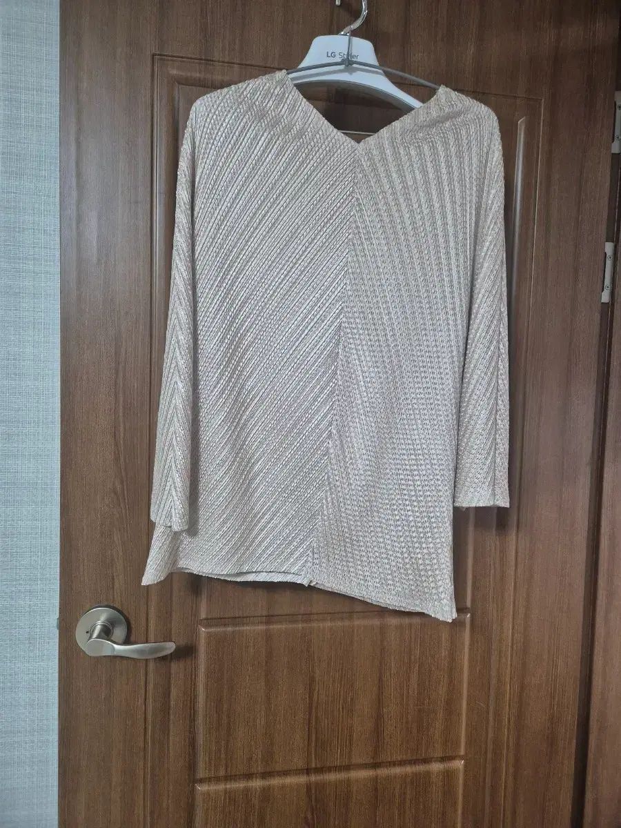 PLEATSME Tシャツ