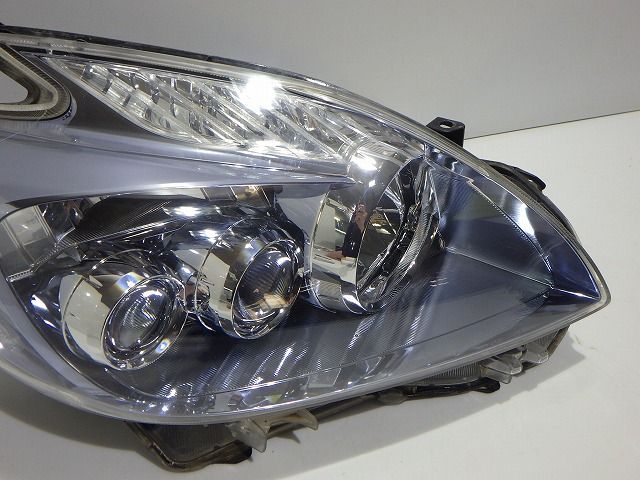 プリウス ヘッドライト左右 LED ZVW30 前期 47-30 ニ 81145-47340