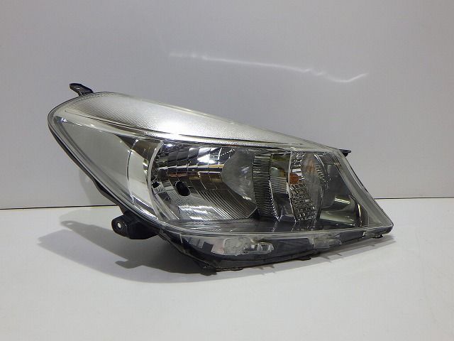 130系 ヴィッツ 右ヘッドライト ハロゲン NCP NSP KSP130/131/135 前期 52-233 F0 81130-52D20 コーティング 綺麗 260522047