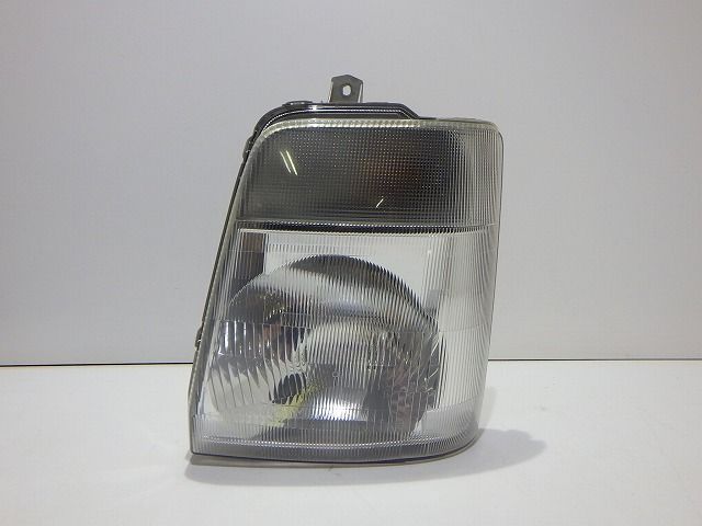 カローラフィールダー NKE165G 右テールランプ・テールライト