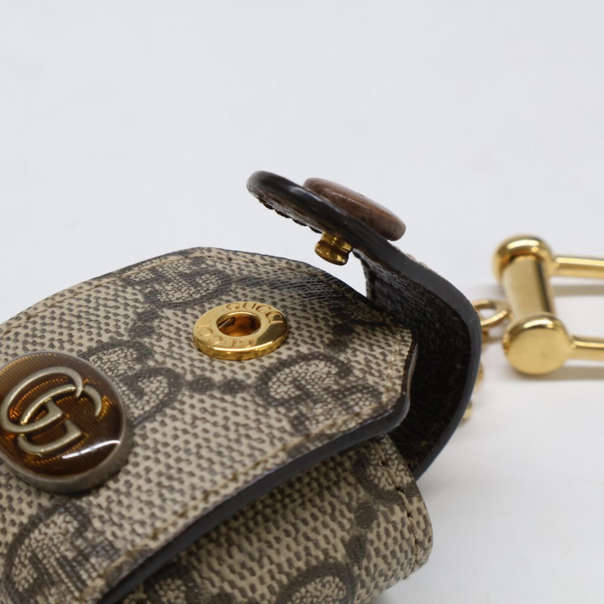 GUCCI グッチ 【美品】596720 GGスプリーム AirPods ケース - メルカリ