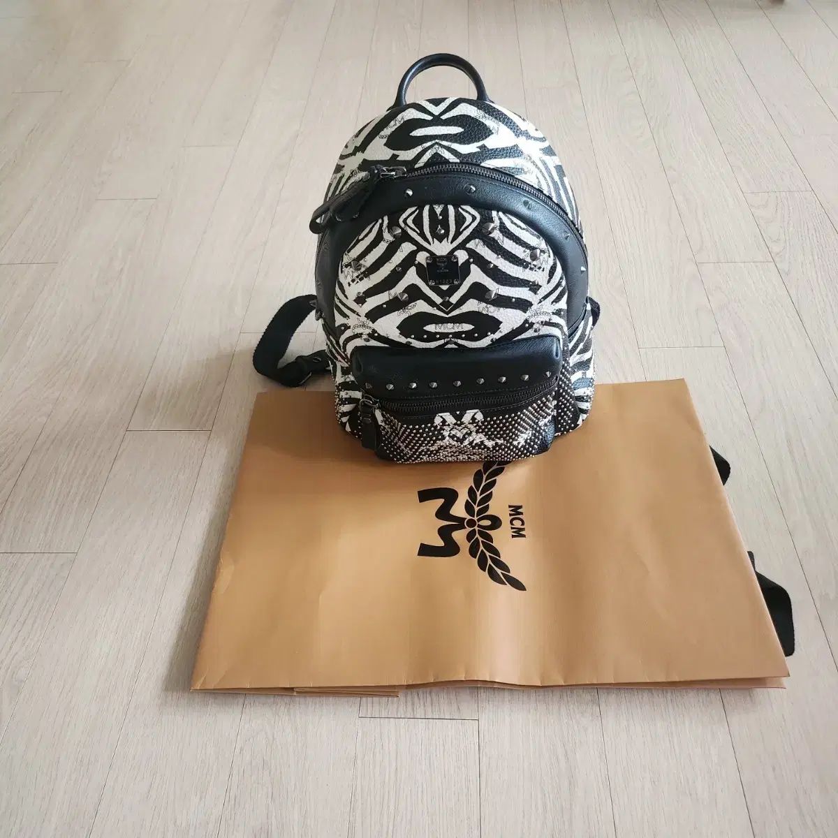 MCM ゼブラ バックパック + お買い物バッグ