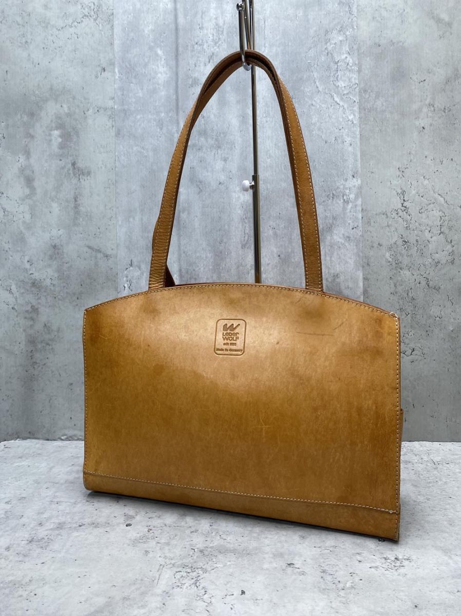 ヌメ革 WOLF ショルダーバッグ wolf」の落札相場・落札価格 「leder 革 