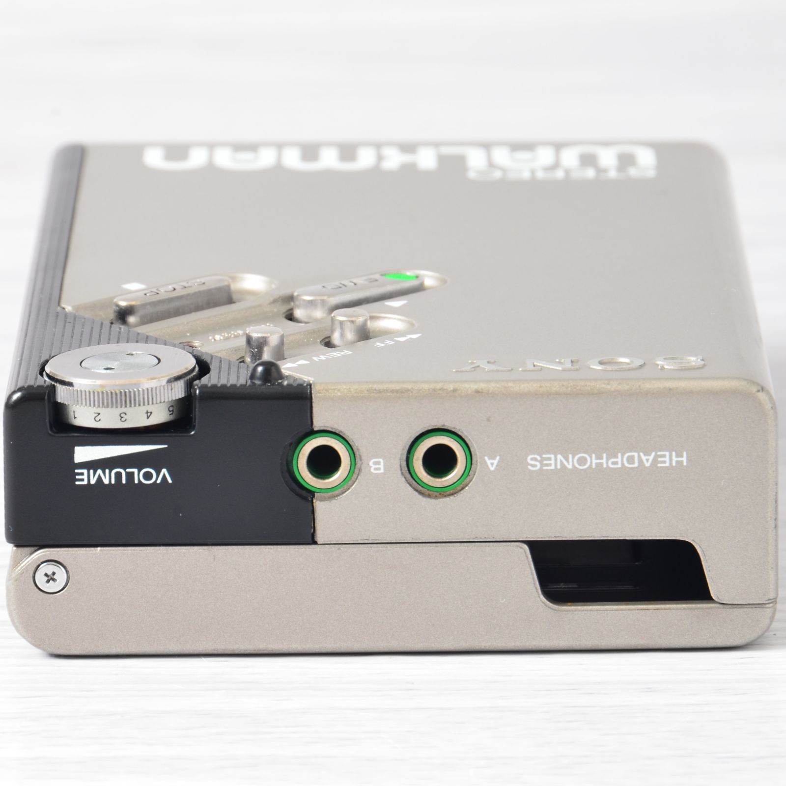 SONY WALKMAN WM-2 カセットウォークマン 銀 整備済 TY426 SONY WALKMAN WM-2 カセットウォークマン シルバー 整備済 TY441