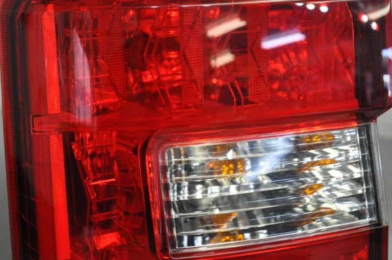 CV5W 三菱 デリカD5 純正 《 テールランプ 》 左テールランプ 8330A185