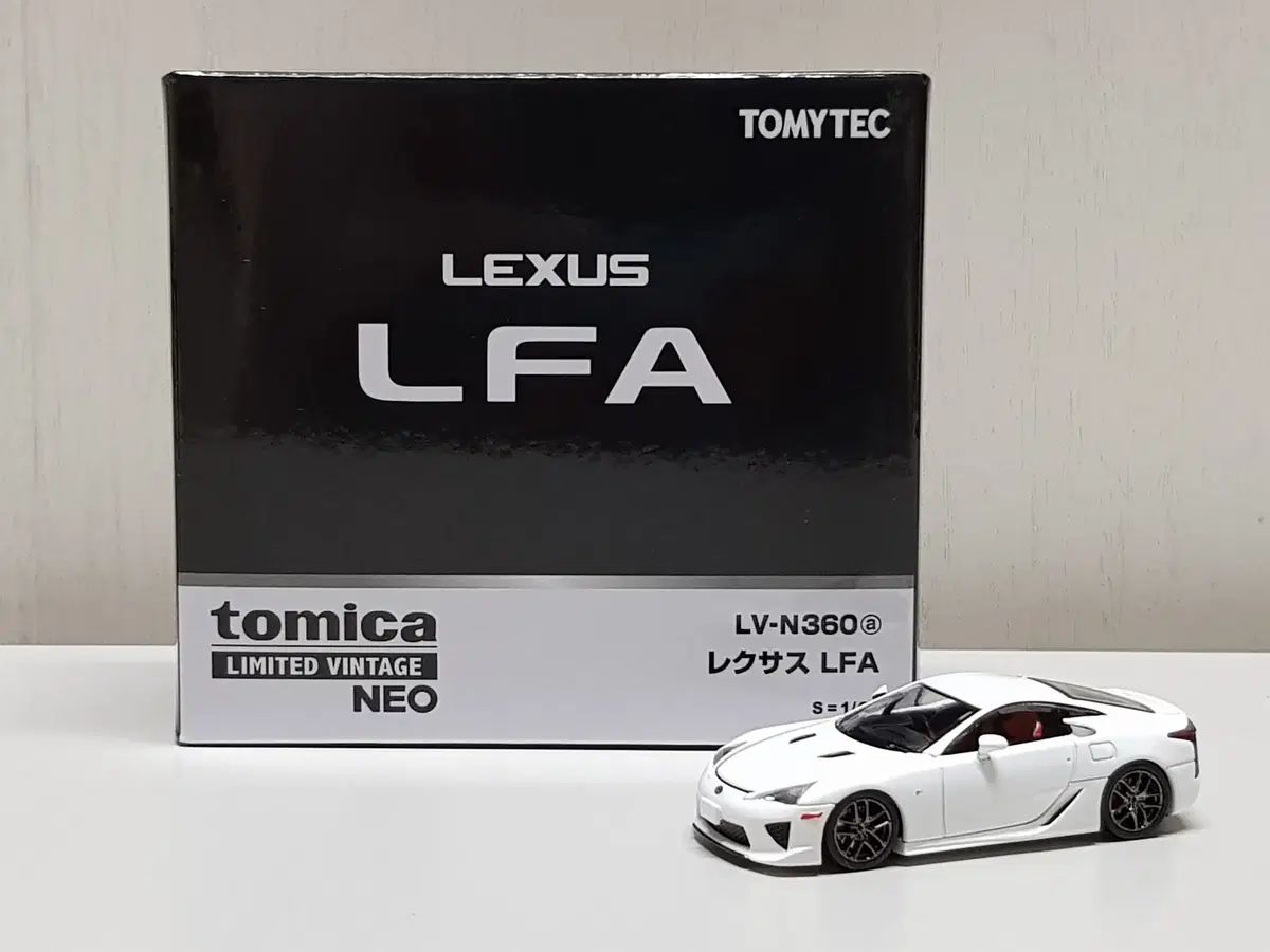 トミカ リミテッド ヴィンテージ 姫宮 桃李・B-in レクサス LFA LV-N360a