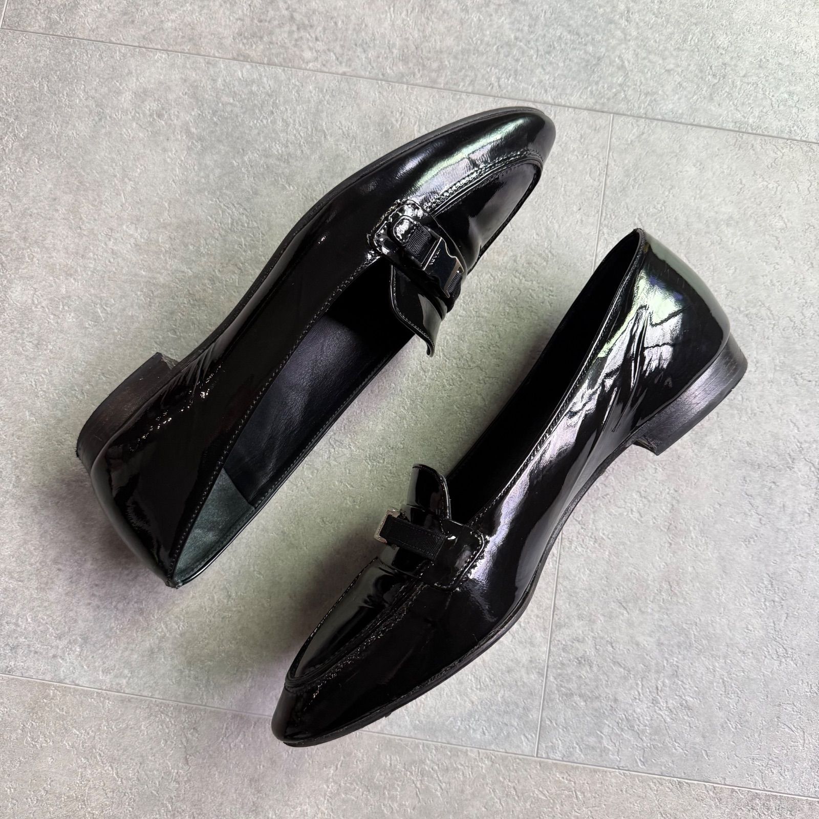 PRADA プラダ ベルトロゴローファー パテントレザー ブラック シルバー