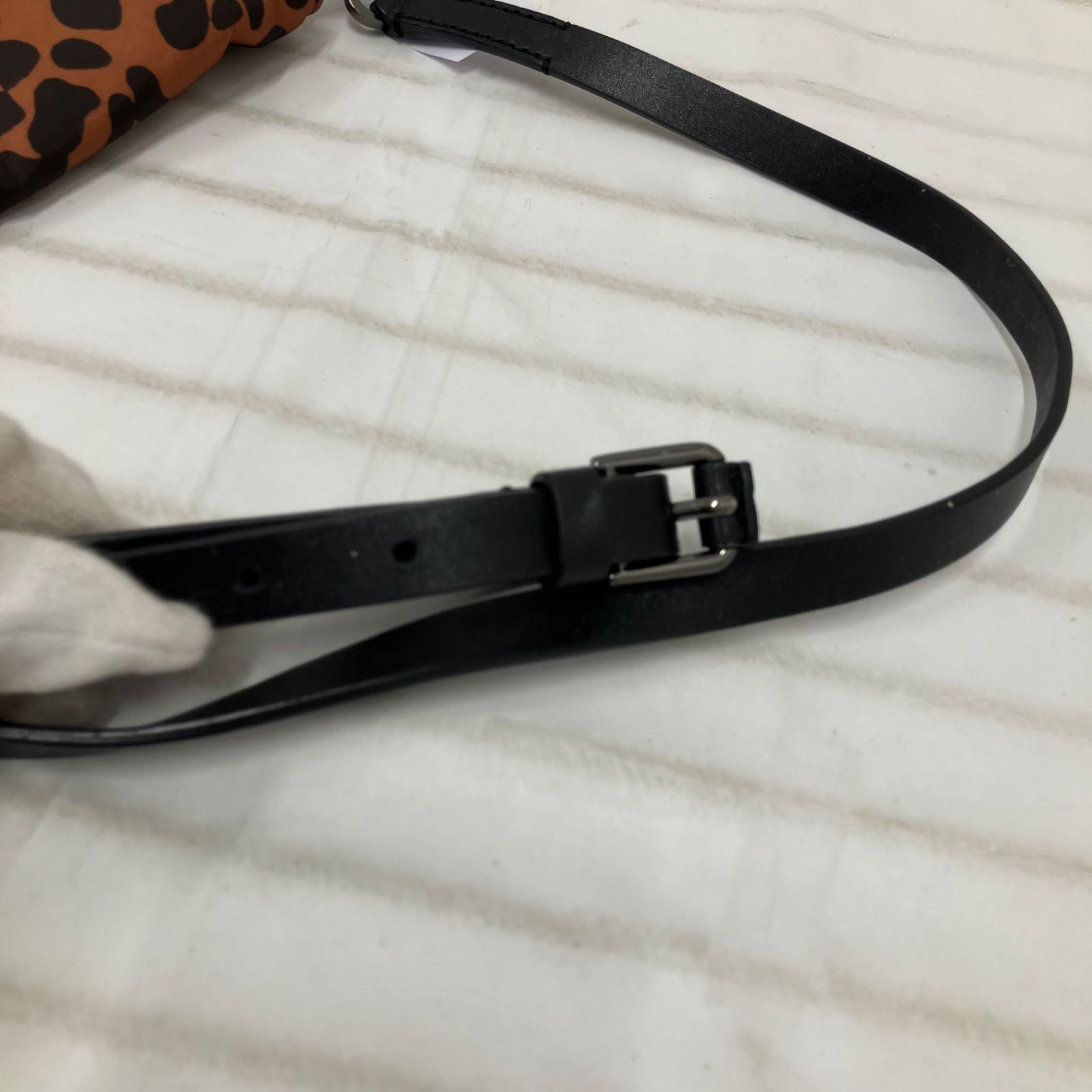 3733 Cole Haan コールハーン ショルダーバッグ 斜めがけ レオパード 