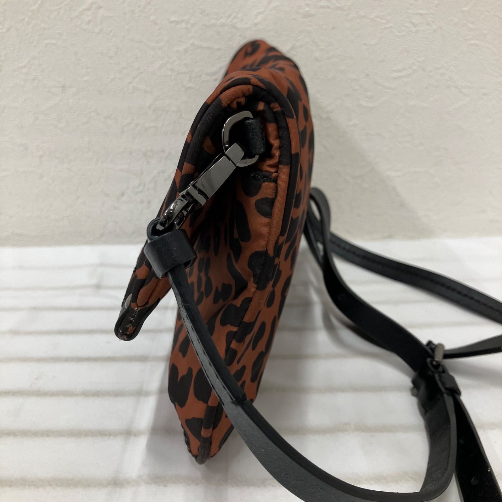 3733 Cole Haan コールハーン ショルダーバッグ 斜めがけ レオパード 
