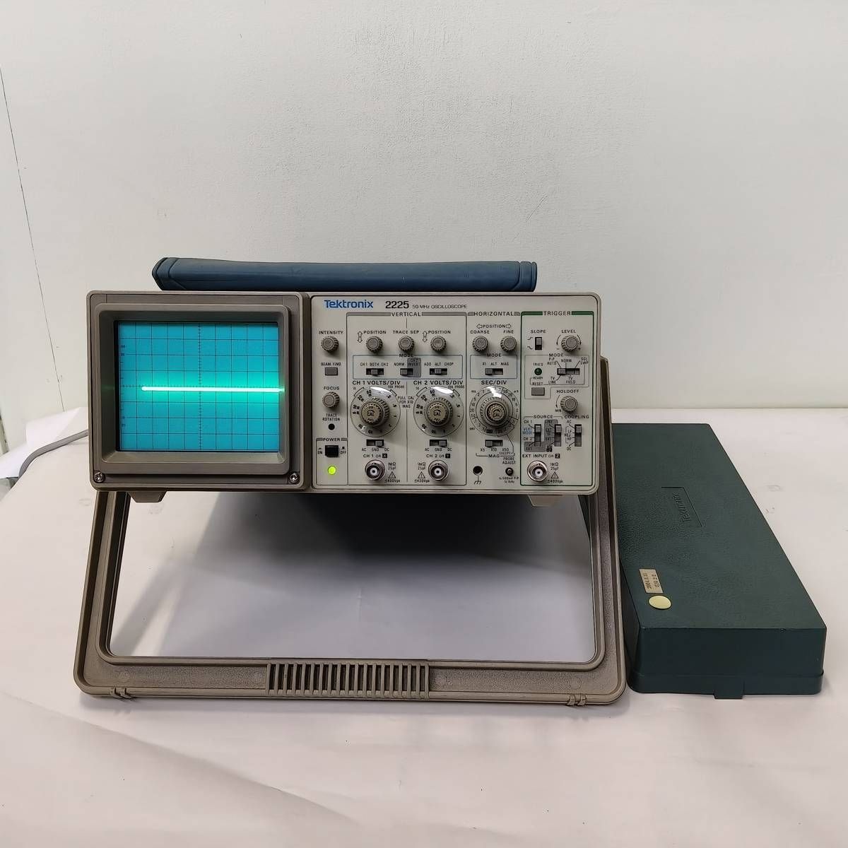 【通電確認のみ】Tektronix 2225 アナログオシロスコープ ジャンク扱い テクトロニクス