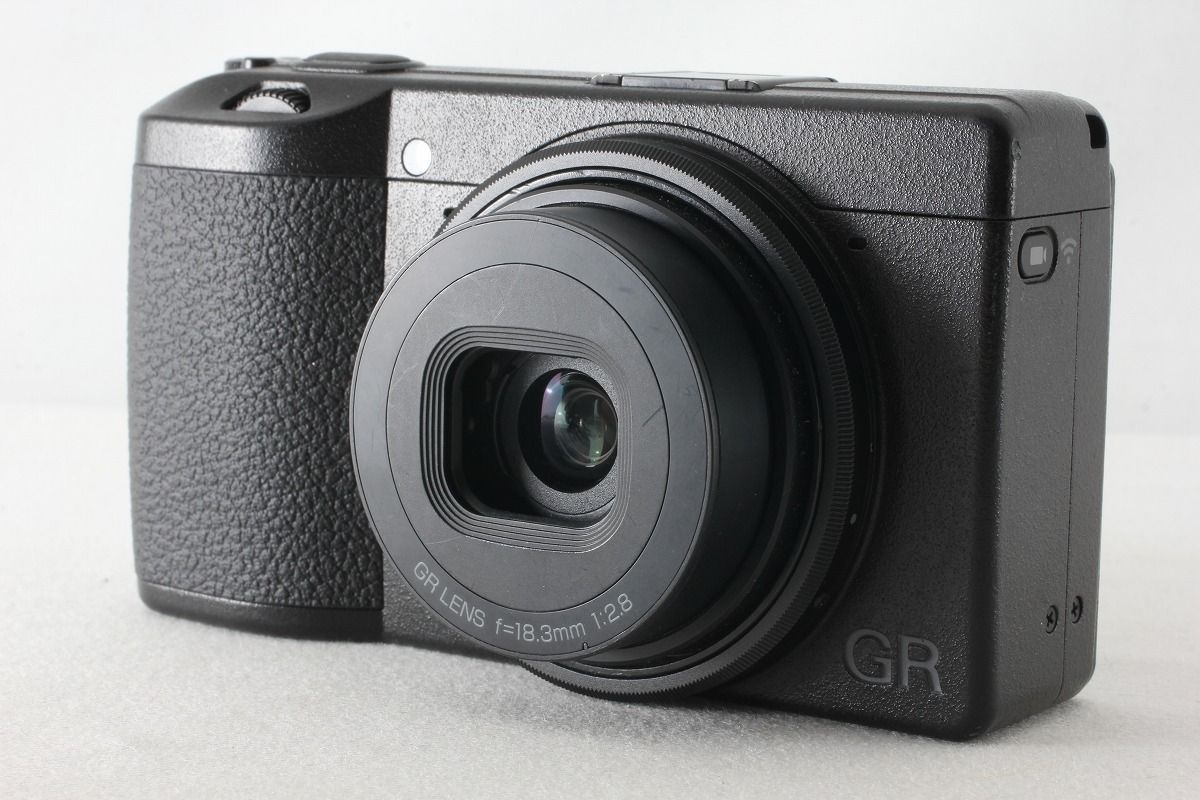 リコー RICOH GR III ブラック 僅か8216ショット 新品リングキャップ 付属品満載◇50592