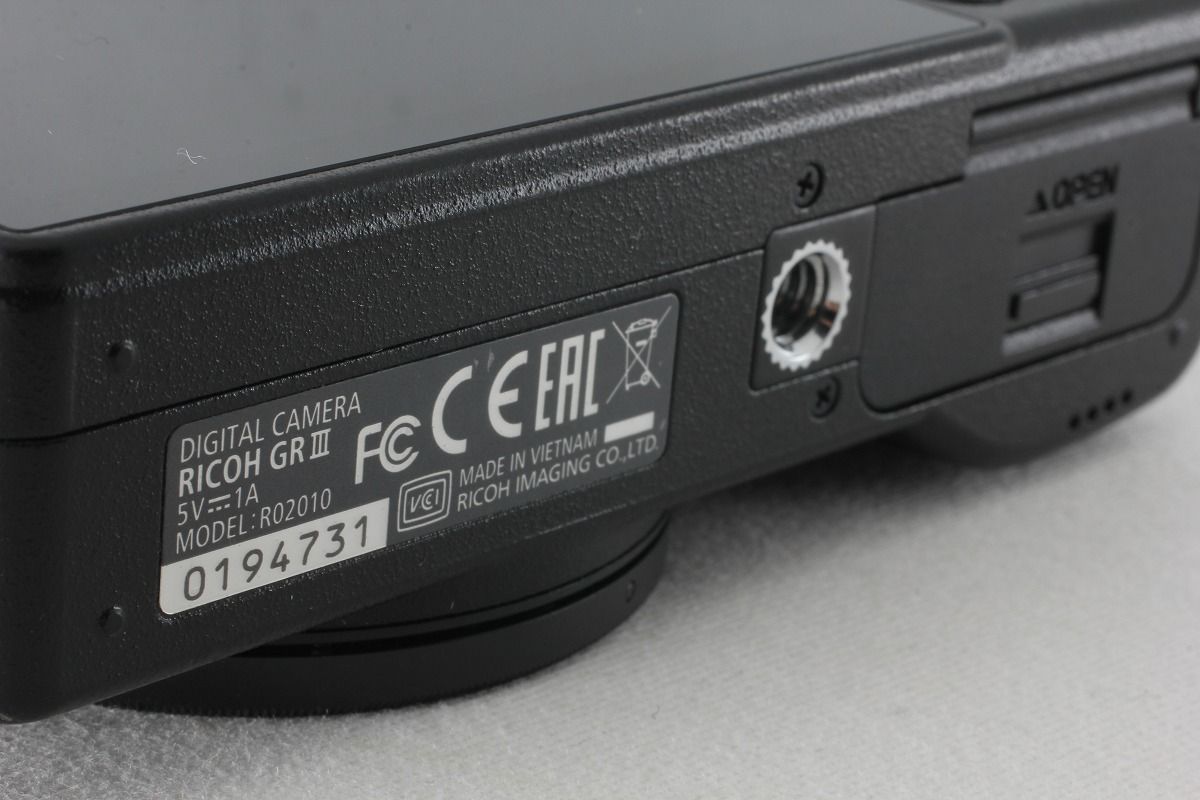 リコー RICOH GR III ブラック 僅か8216ショット 新品リングキャップ 付属品満載◇50592 リコー RICOH GR III ブラック 僅か8216ショット 新品リングキャップ 付属品満載◇50592