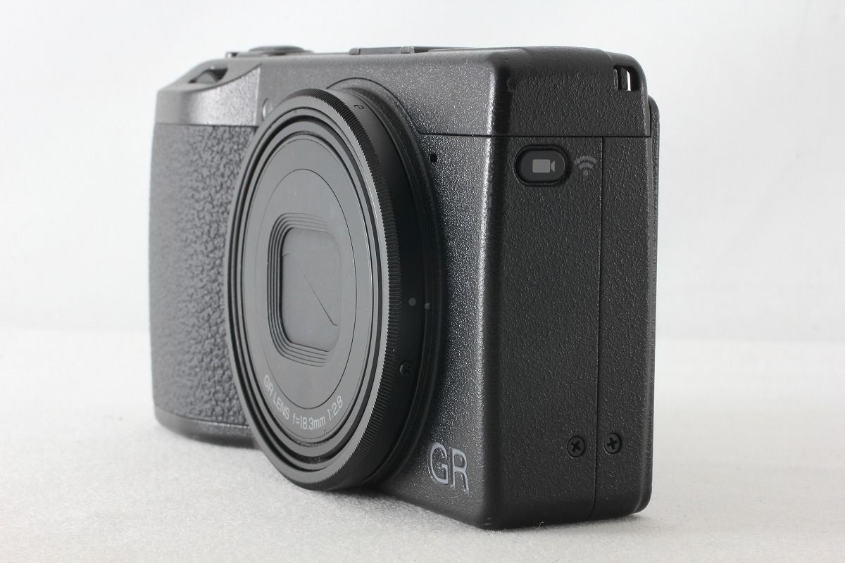 リコー RICOH GR III ブラック 僅か8216ショット 新品リングキャップ 付属品満載◇50592 リコー RICOH GR III ブラック 僅か8216ショット 新品リングキャップ 付属品満載◇50592