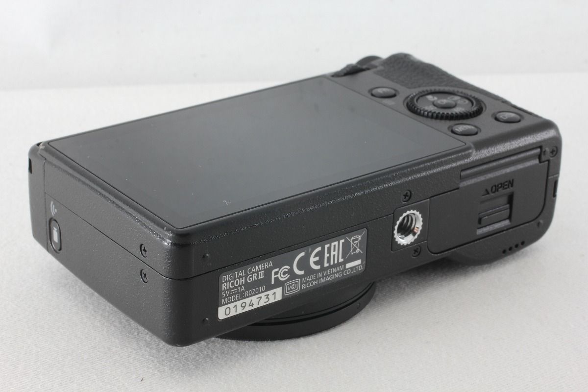 リコー RICOH GR III ブラック 僅か8216ショット 新品リングキャップ 付属品満載◇50592 リコー RICOH GR III ブラック 僅か8216ショット 新品リングキャップ 付属品満載◇50592