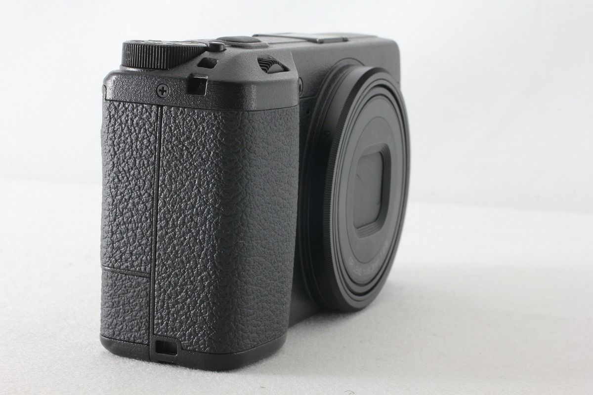 リコー RICOH GR III ブラック 僅か8216ショット 新品リングキャップ 付属品満載◇50592 リコー RICOH GR III ブラック 僅か8216ショット 新品リングキャップ 付属品満載◇50592