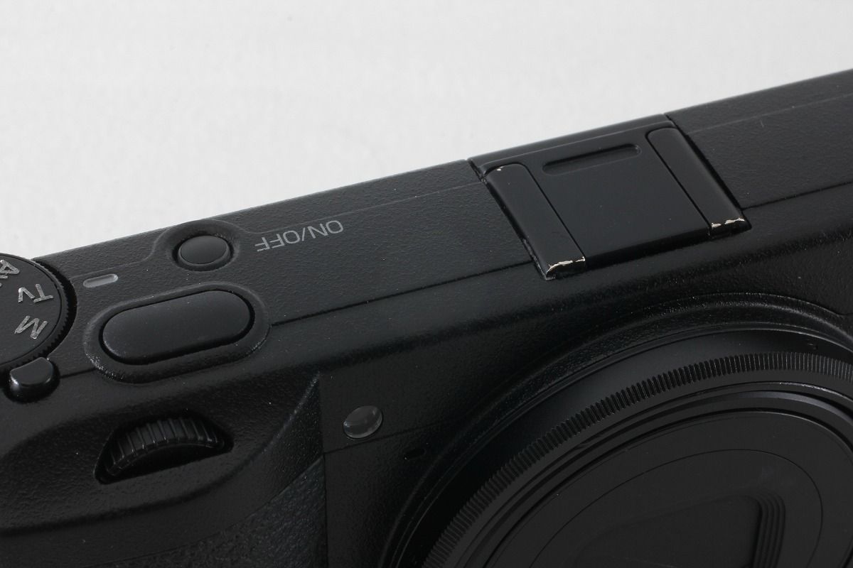 リコー RICOH GR III ブラック 僅か8216ショット 新品リングキャップ 付属品満載◇50592 リコー RICOH GR III ブラック 僅か8216ショット 新品リングキャップ 付属品満載◇50592