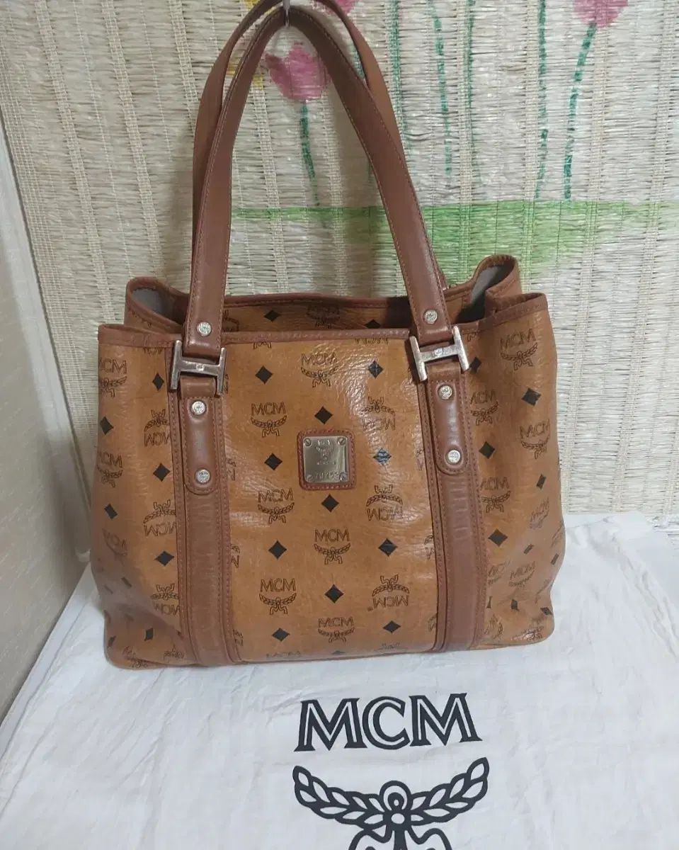 MCM ロゴ ブラウン トートバッグ ショッパーバッグ