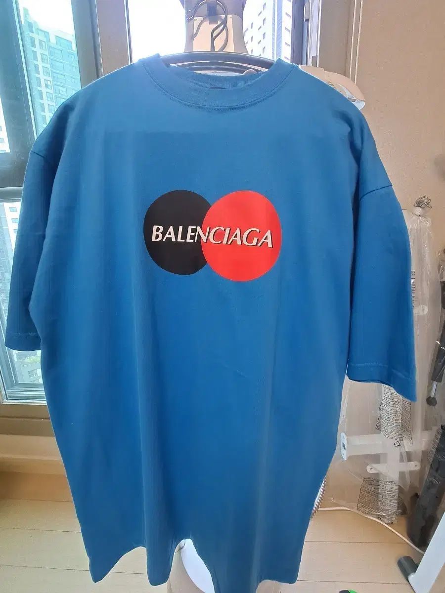 (新品)百貨店購入 バレンシアガ マスターロゴ オーバTシャツ