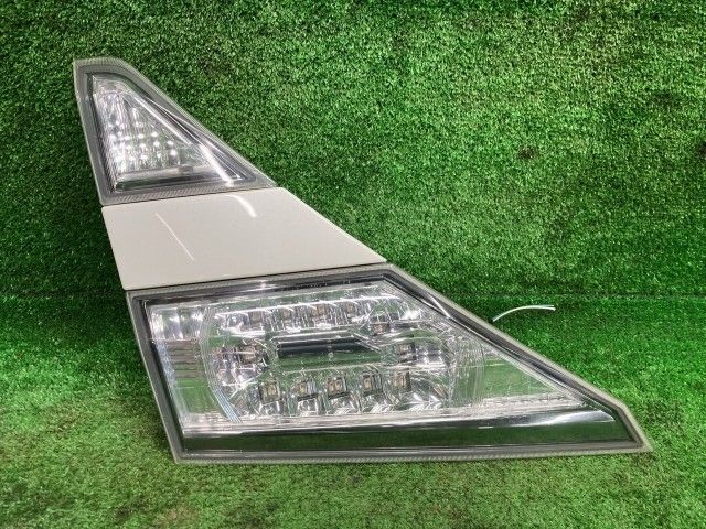 ヴェルファイア ANH25W 左フィニッシャーパネル 2.4Z プラチナムセレクション 4WD 7人 コイト 58-35 81590-58150 070