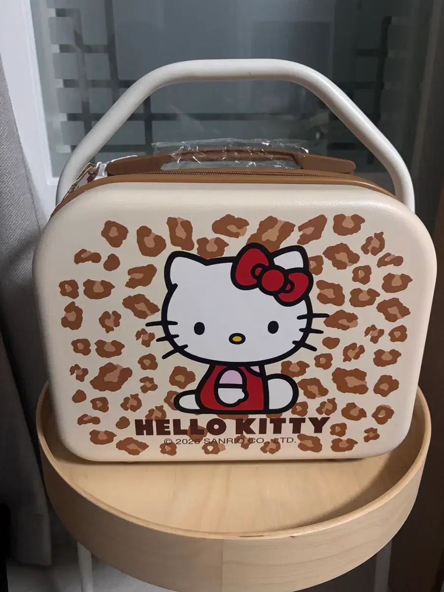 (新品) ハローキティ レオパード ミニ キャリアー