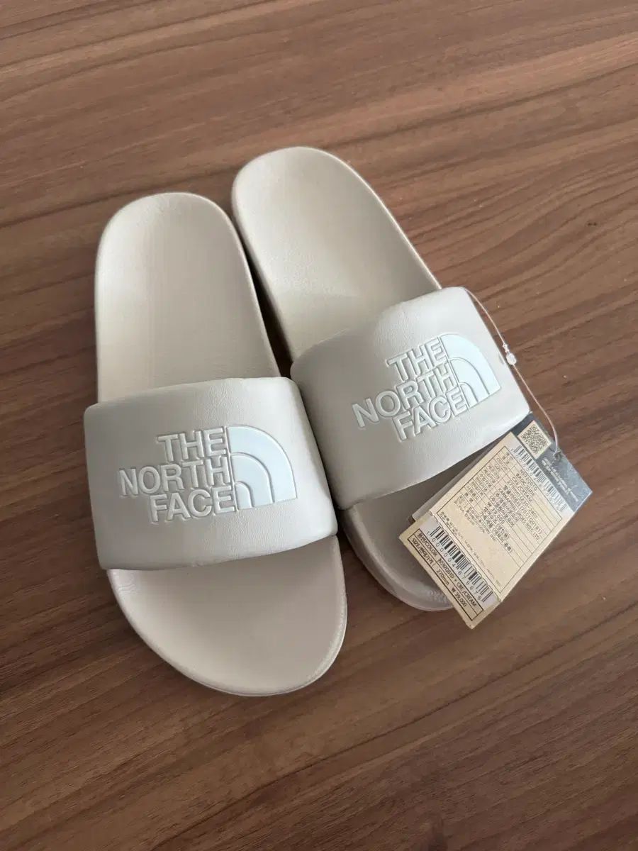 (新品)THE NORTH FACE ザノースフェイス スリッパ 出品