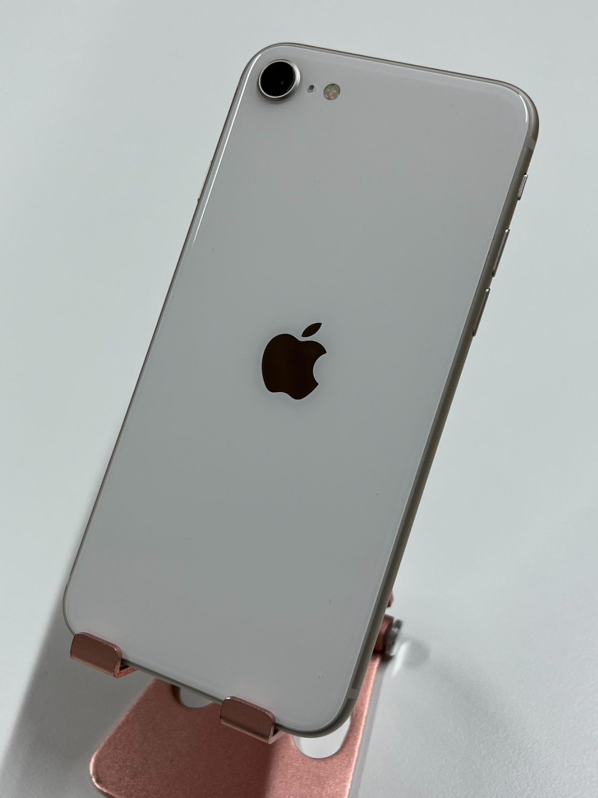 iPhone SE3 64GB スターライト ✅動作確認済み IMEI：354532194371955 15,750円