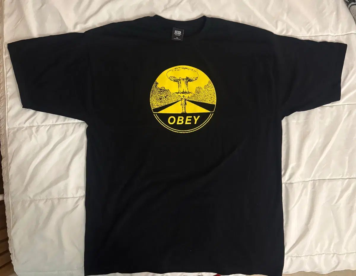OBEY オベイ アトミック Atomic きのこ雲 半袖 Tシャツ ブラック XL