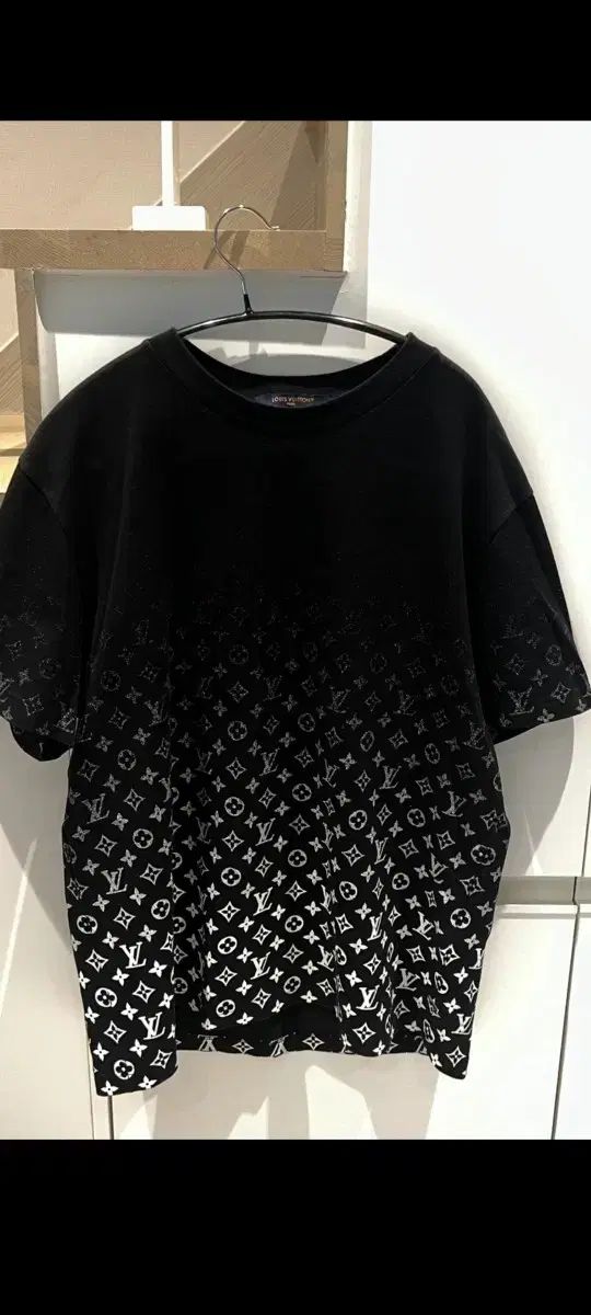 (ほぼ新品)百貨店購入 Louis Vuitton ルイヴィトン グラデーション Tシャツ Lサイズ