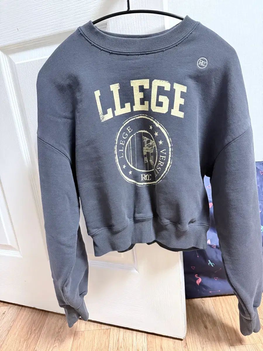 レクト LLEGE クロップド スウェット チャコール