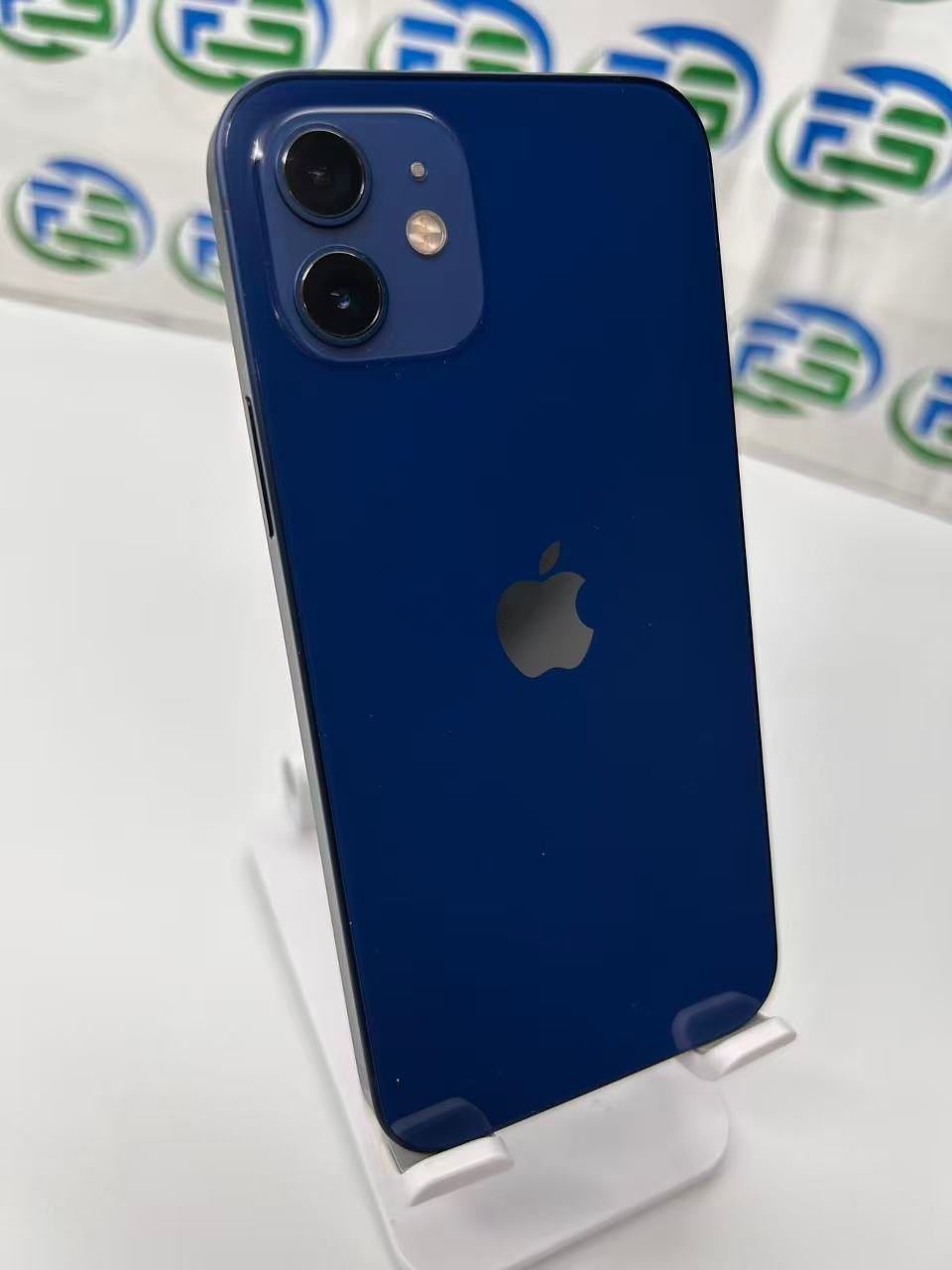 iPhone 12 64GB ブルー スマホ 本体 Cランク バッテリー83% - メルカリ